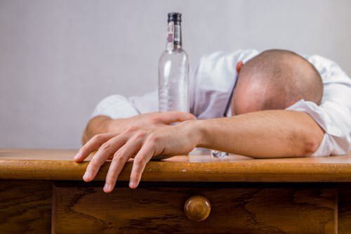 man passed out at bar, Signs & Symptoms: Drug and Alcohol Abuse
